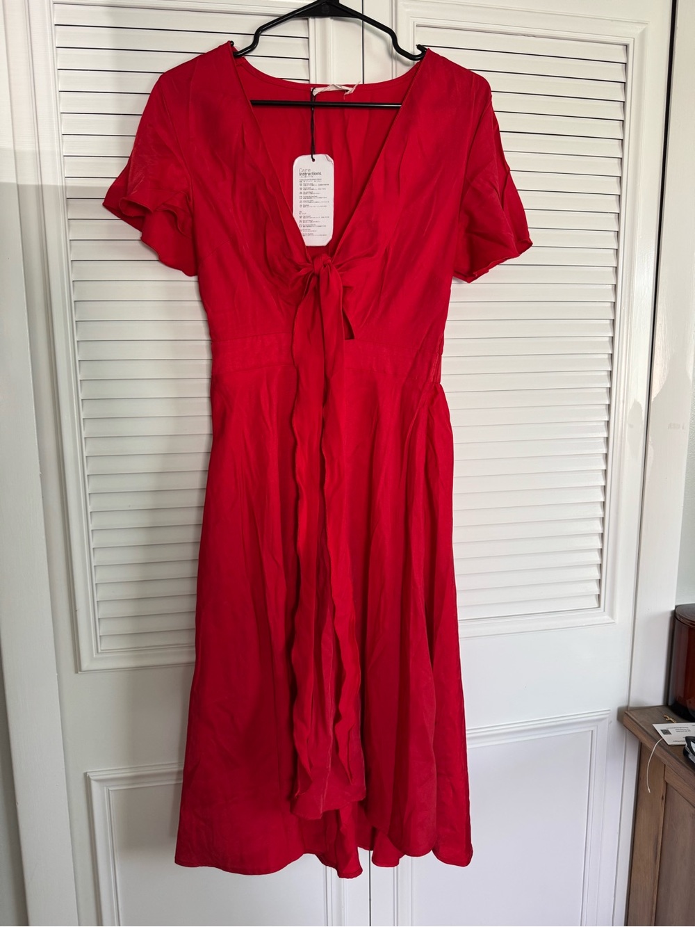 Women's Red Tie-Front Midi Dress with V-Neck